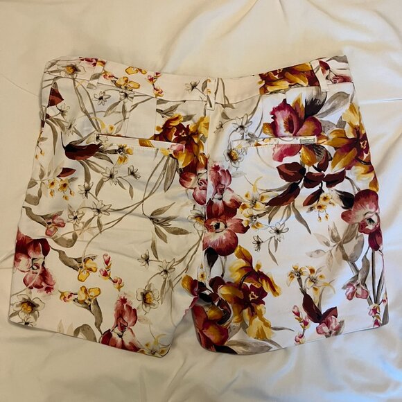 High-Rise Floral Print Sateen Shorts, White House Black Market, Size 4 - Picture 3 of 6